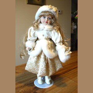 Beautiful BRASS KEY 16 Inch Porcelain Doll With Tag In Festive Gold & Cream Gown
